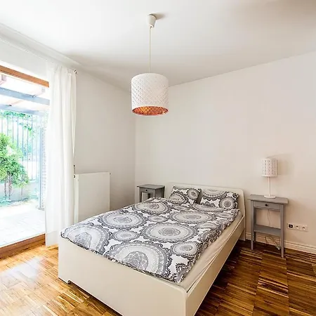 Apartman Powisle With Garage *