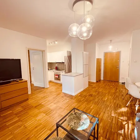 Apartment Powisle With Garage Warsaw