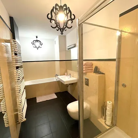 Powisle With Garage Daire *